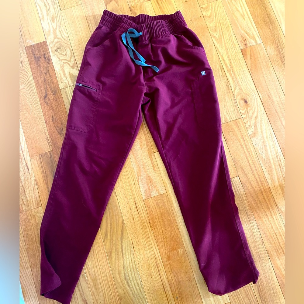Figs, size small scrub pants, worn twice
